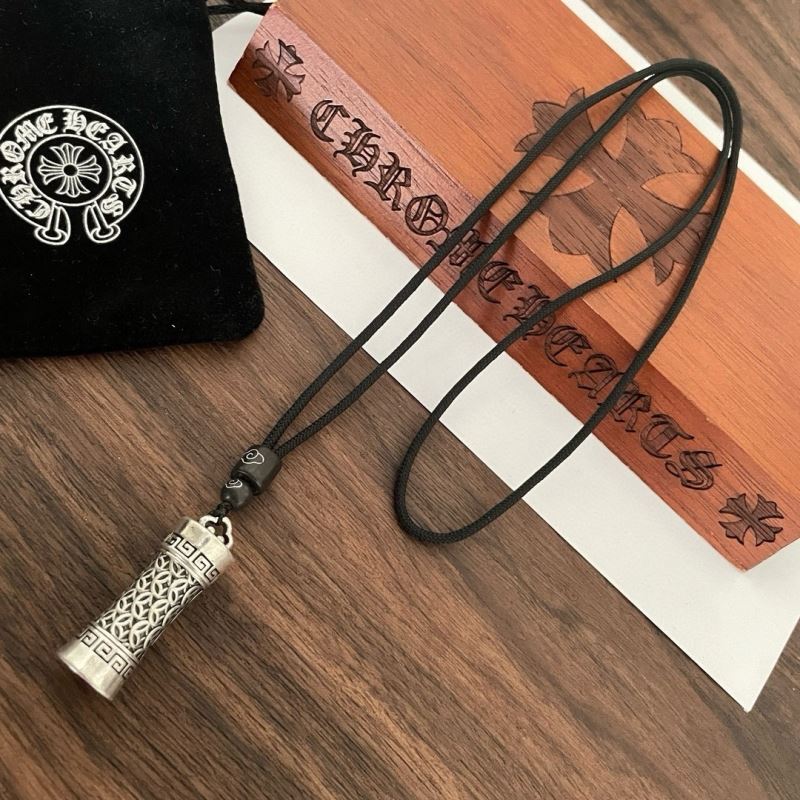 Ch*0me He**ts necklaces